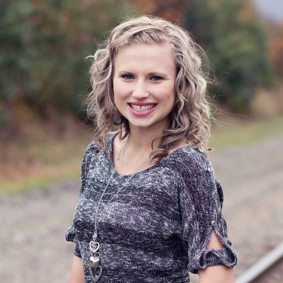 Meet your Posher, Mariah - Picture 1 of 1